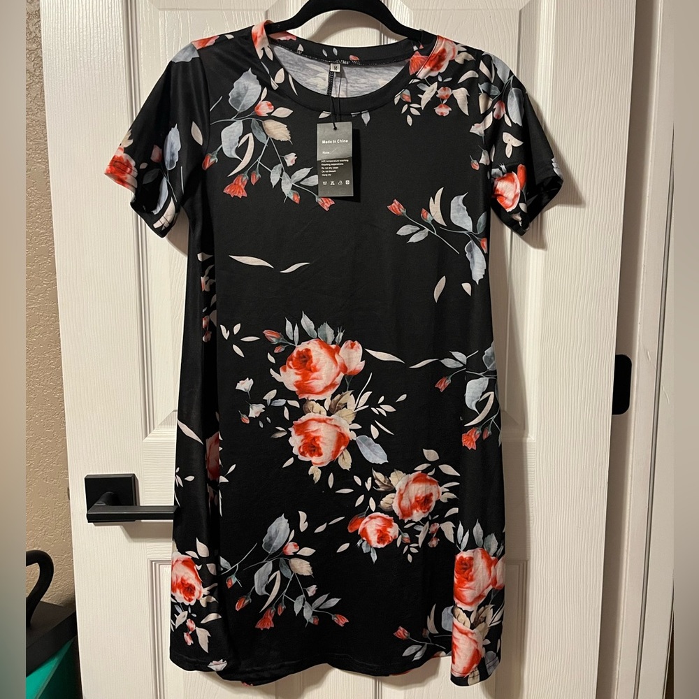 Molerani Black Floral Dress size Medium